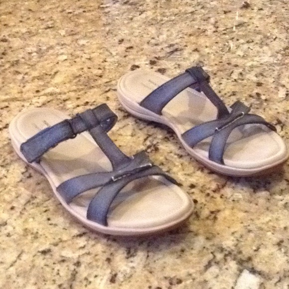 skechers relaxed fit memory foam sandals